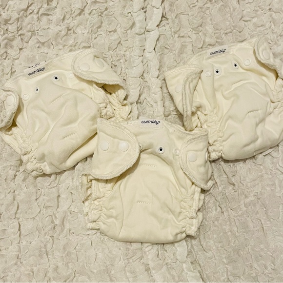 Esembly Inner and Outer Diapers (Size 1) - Picture 3 of 7
